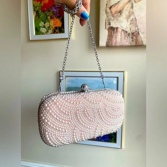 NWOT Baby Pink Pearl bag pink interior Steel shoulder strap Women’s bead… - Picture 5 of 8